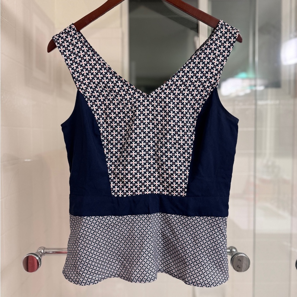 Ann Taylor Geometric Floral Patterned Satin Sleeveless Blouse Size 6